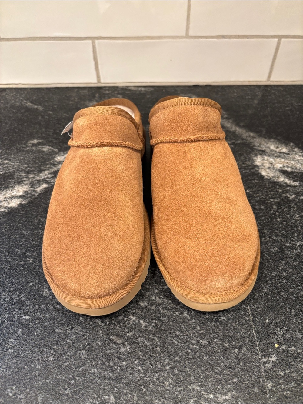 UGG Classic Mini Slipper – Chestnut – Size 7 – Style 1108193 - NEW - Picture 2 of 12